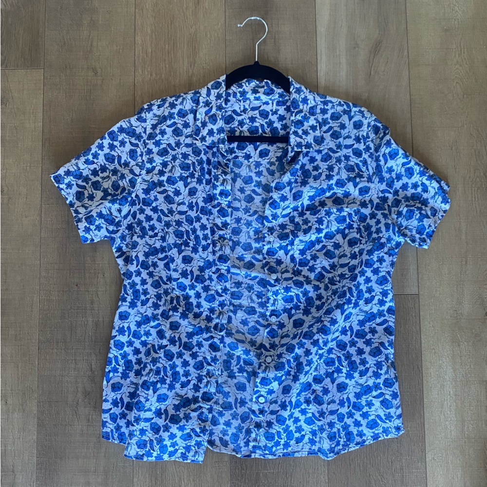 Mens Tagless H&M White And Blue Floral Button-Up Shirt